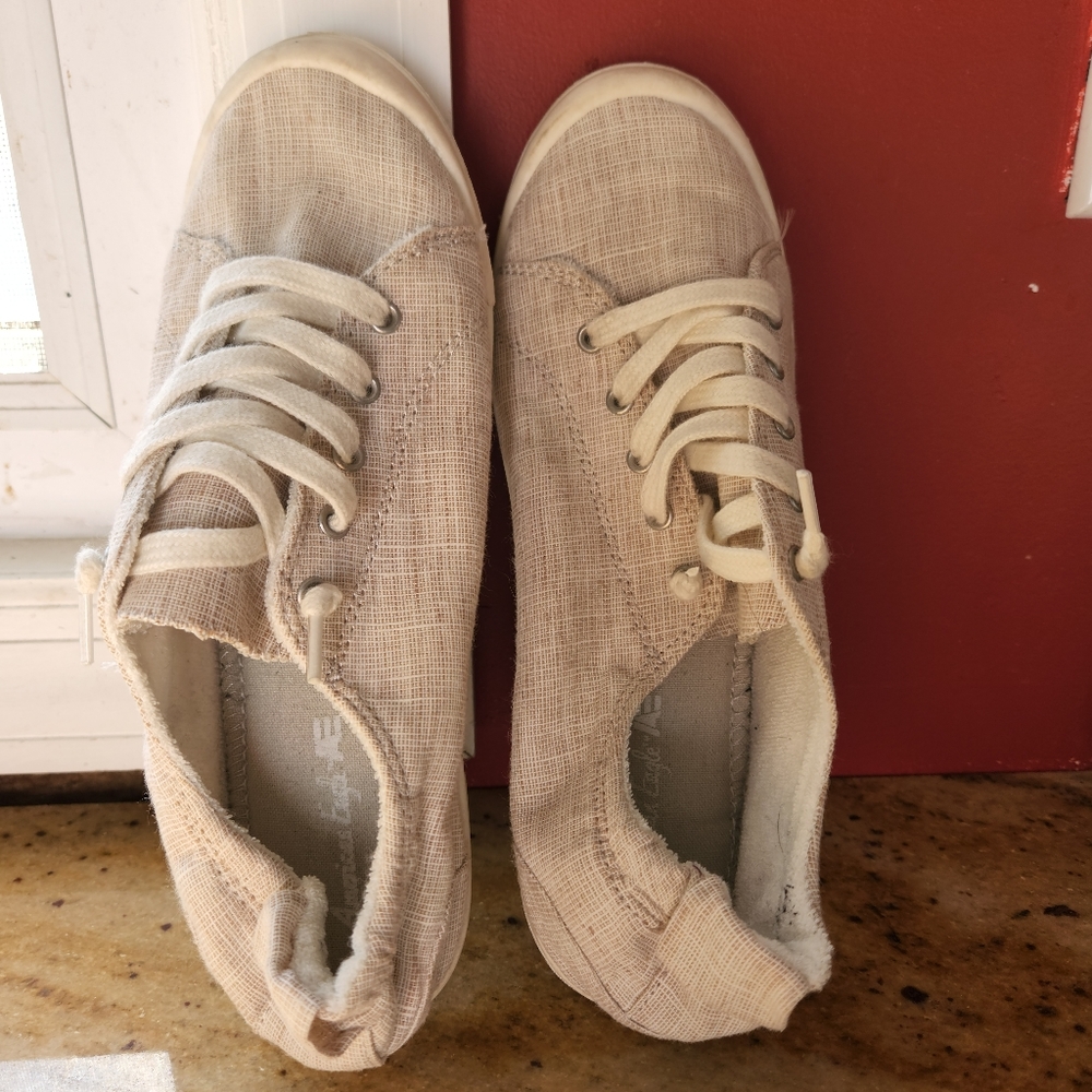 Womens American Eagle slide on sneakers